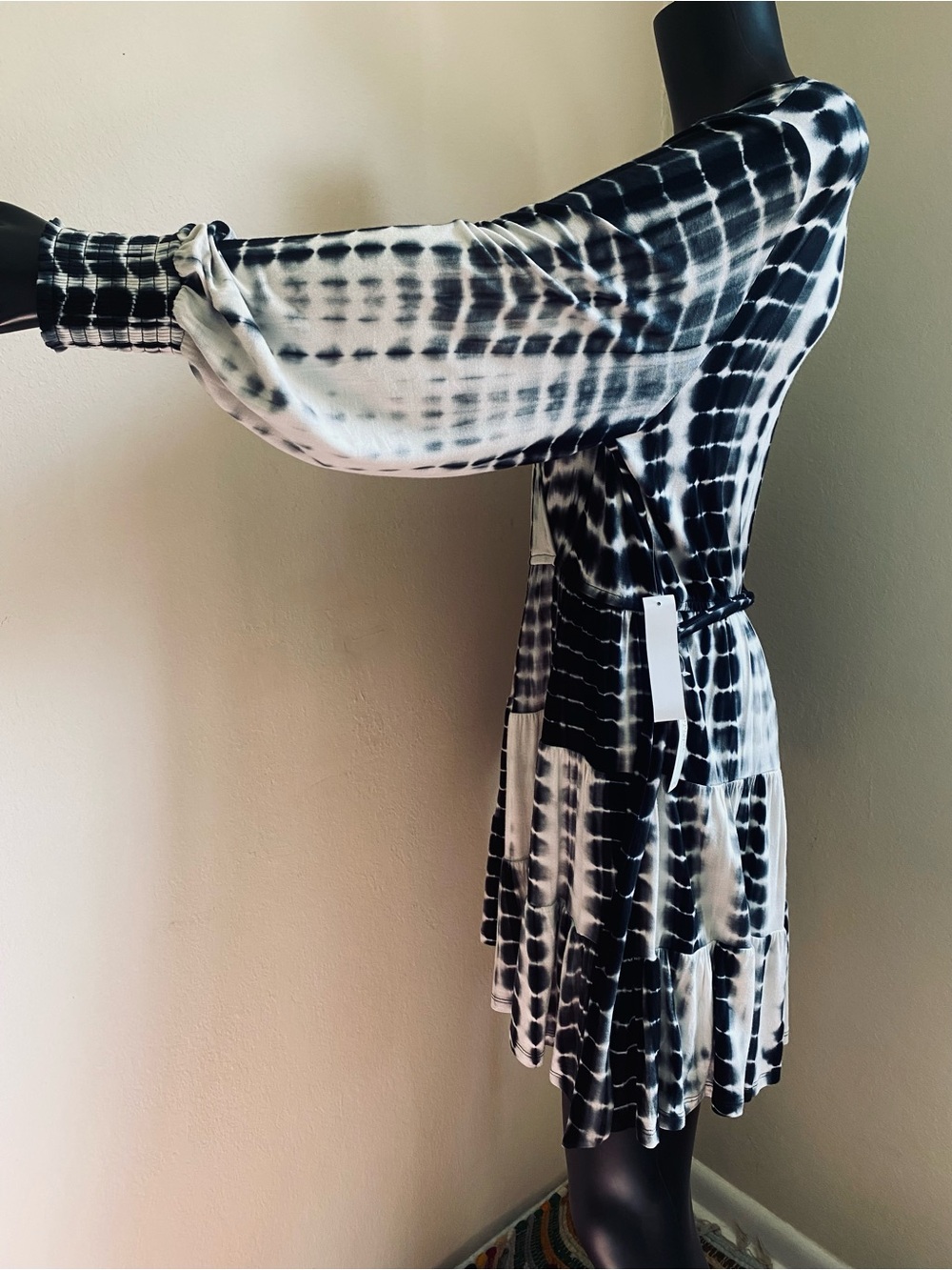 VENUS Black and White Tie-Dye Wrap Long Sleeve Dress NWTs - Picture 5 of 11